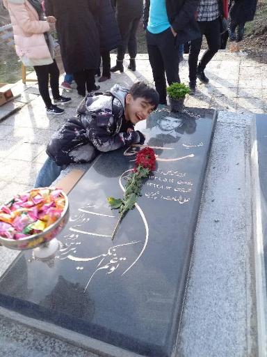 عکس آرامستان خاندان خانی