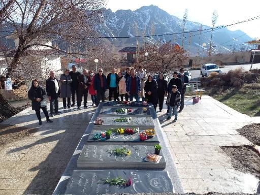 عکس آرامستان خاندان خانی