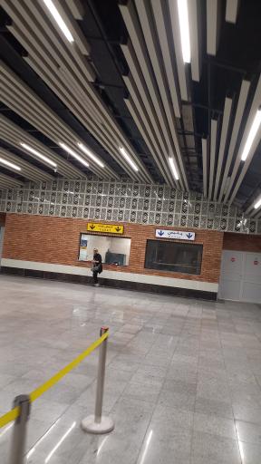 عکس ورودی ایستگاه مترو شهید دادمان