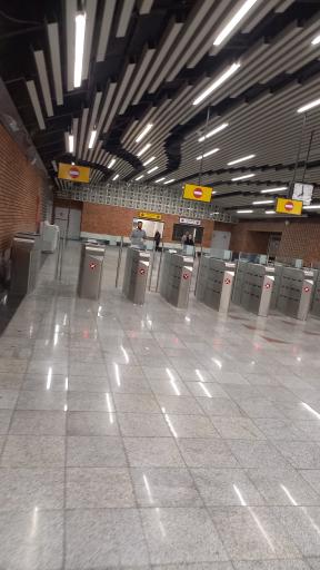 عکس ورودی ایستگاه مترو شهید دادمان