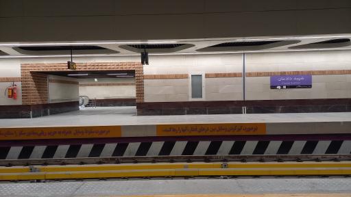 عکس ورودی ایستگاه مترو شهید دادمان