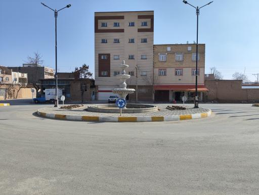 عکس میدان قائم