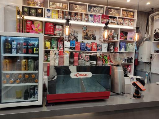 عکس قهوه بیرون بر منچ