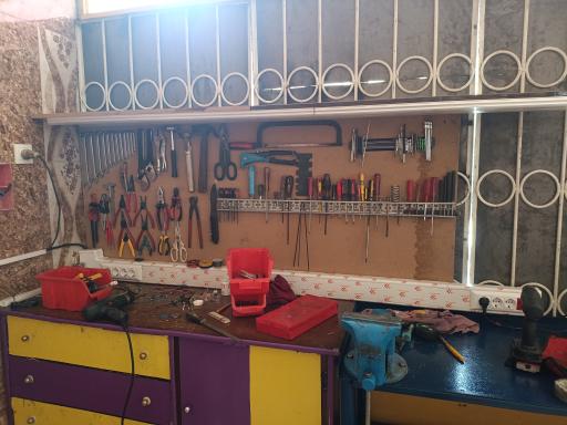 عکس تعمیر ابزار صنعتی خان