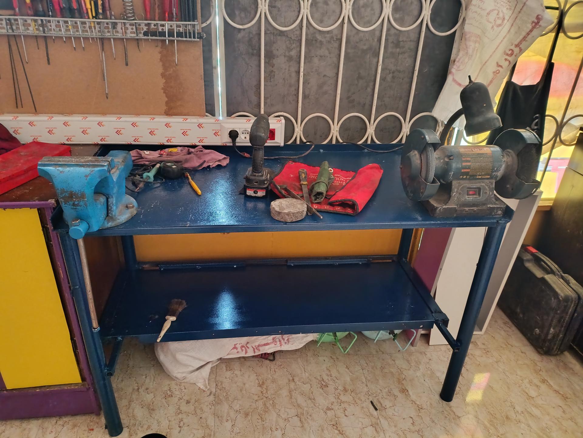 عکس تعمیر ابزار صنعتی خان