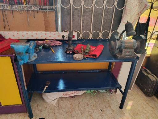 عکس تعمیر ابزار صنعتی خان