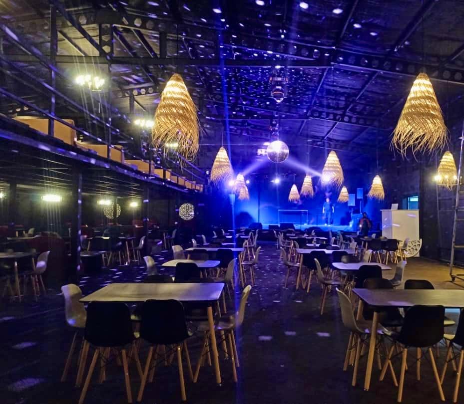 عکس رستوران ماه آبی