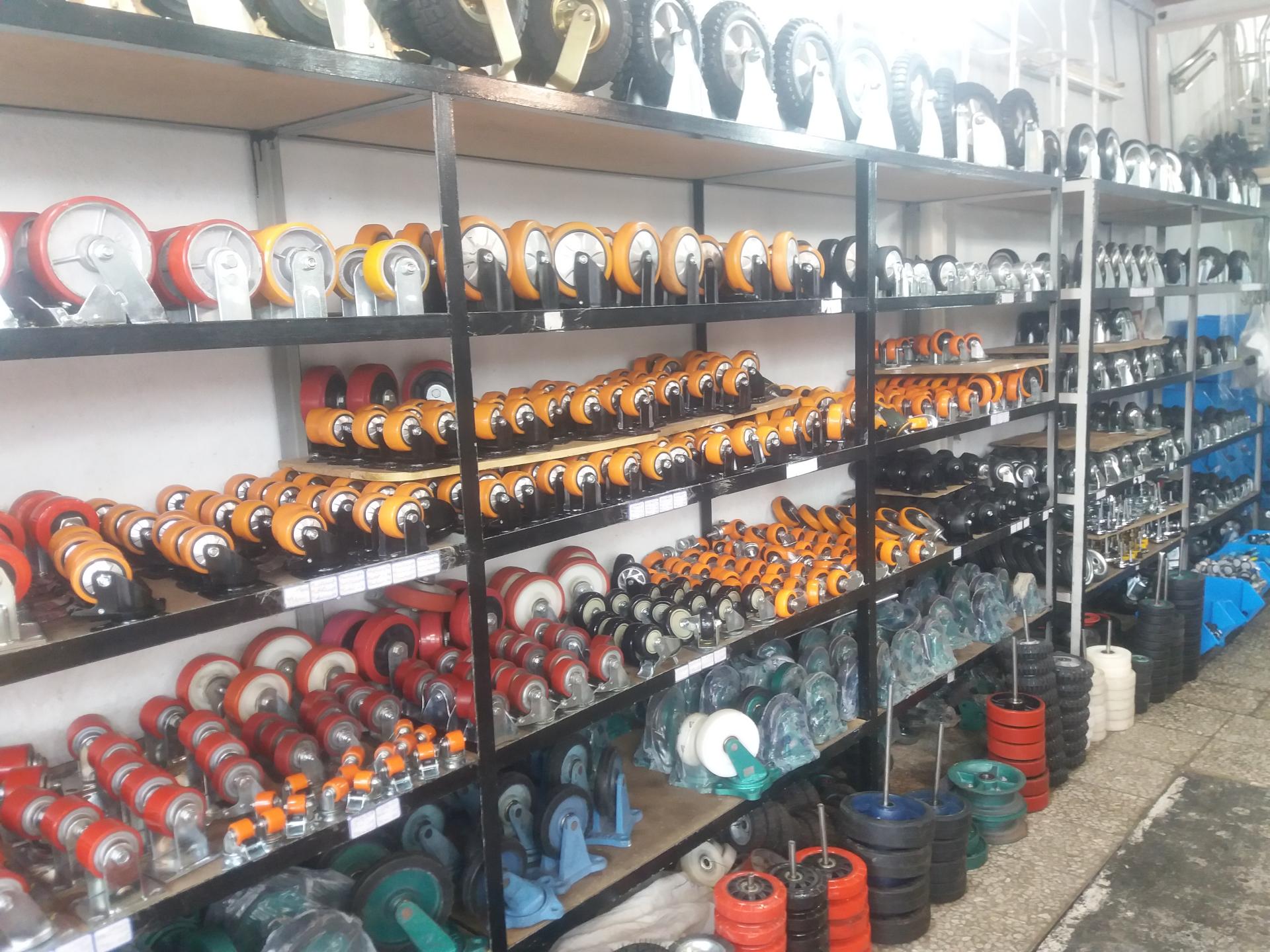 عکس فروشگاه دنیای چرخ صنعتی
