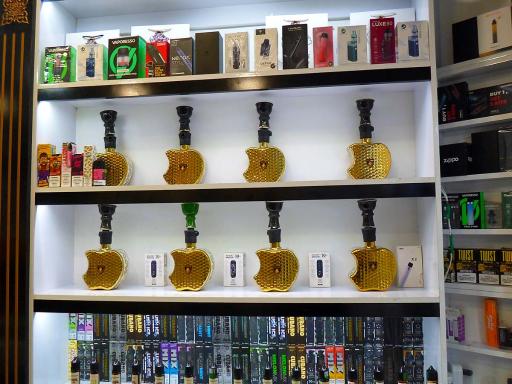 عکس ویپ شاپ آریا پلاس