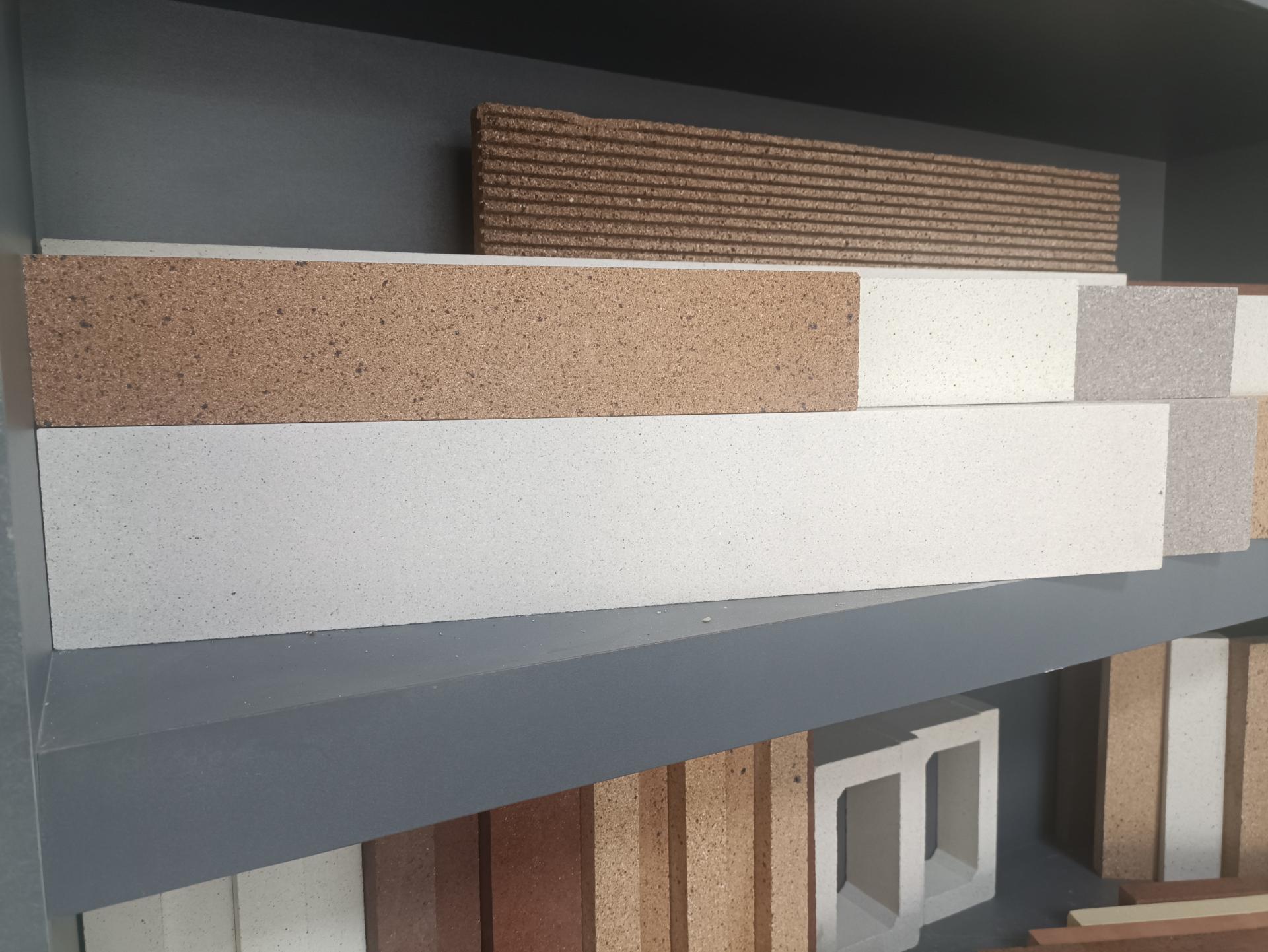 عکس کارخانه آجر یکتای زاینده‌رود