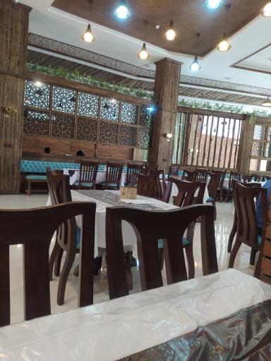 عکس رستوران بین المللی زندیه و پدر خوب