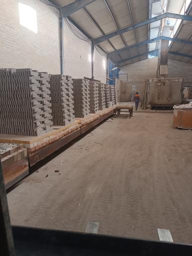 عکس کارخانه آجر یکتای زاینده‌رود