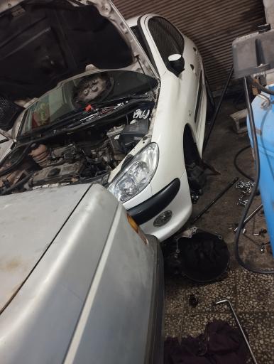 عکس تعمیرگاه مکانیکی فرشاد