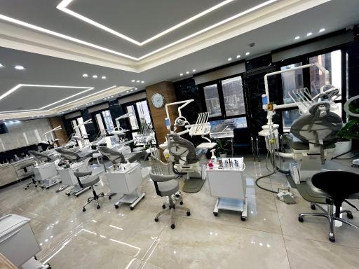 عکس دندانپزشکی دکتر سعید محمودی