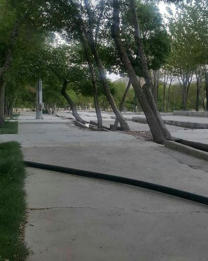 عکس پارک انقلاب (چشمه چقور سیاه)