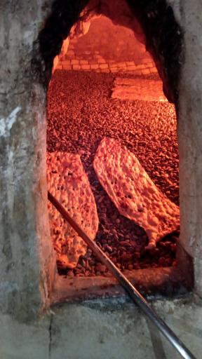 عکس نانوایی سنگکی تنوری سلطانی