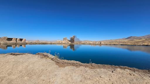عکس دریاچه گنج (سراب تخت سلیمان)