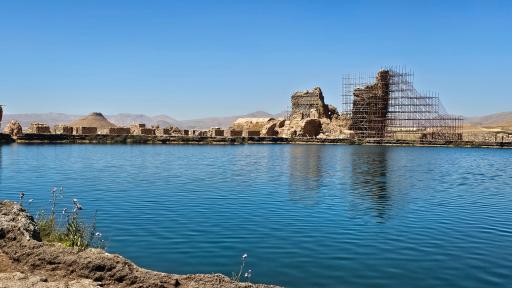 عکس دریاچه گنج (سراب تخت سلیمان)