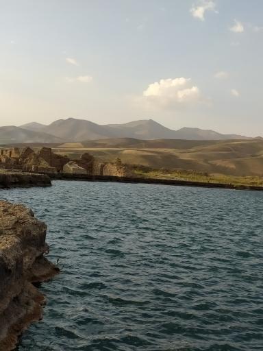 عکس دریاچه گنج (سراب تخت سلیمان)