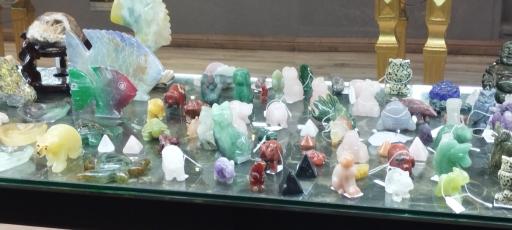 عکس کافه موزه سنگ و گوهر آمیتیس