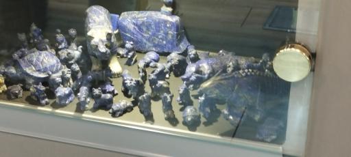 عکس کافه موزه سنگ و گوهر آمیتیس