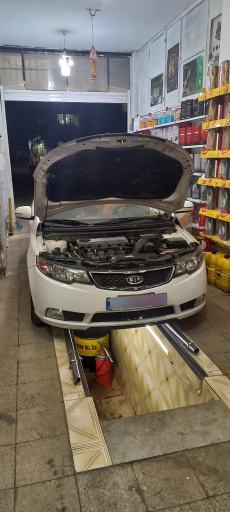 عکس اتوسرویس دین محمدی وخدمات آپاراتی و پنچرگیری