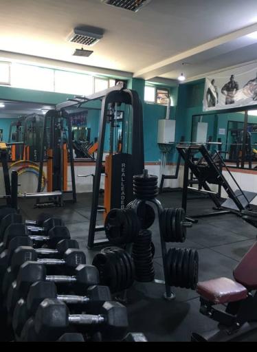 عکس باشگاه بدنسازی آقایان و بانوان آرتور