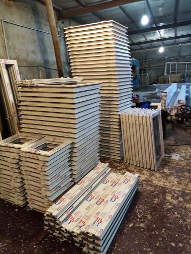 عکس درب و پنجره سازی یام وین