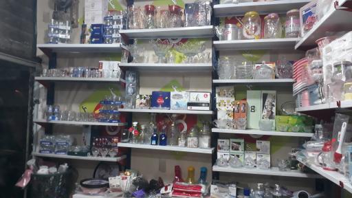 فروشگاه ظروف پلاستیک نمونه