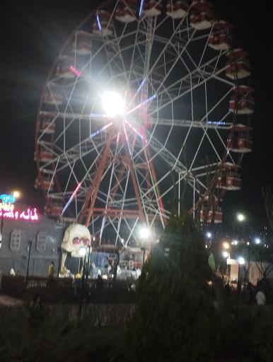 عکس چرخ و فلک دریاچه