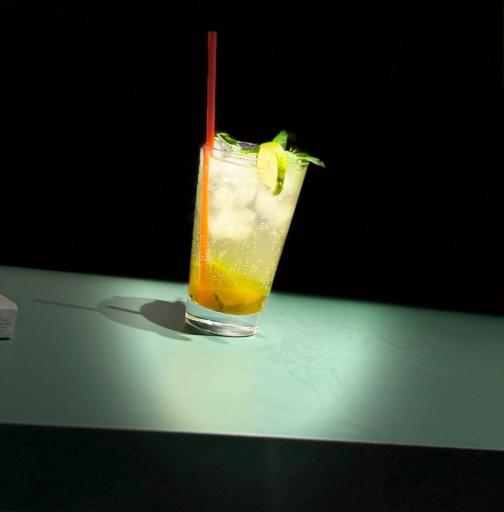 عکس کافه اورا