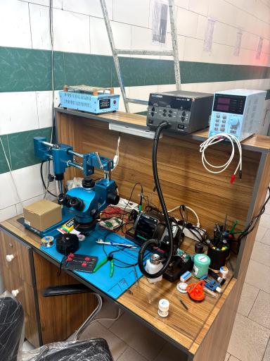 عکس فروشگاه موبایل عظیم