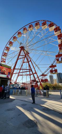 عکس چرخ و فلک دریاچه