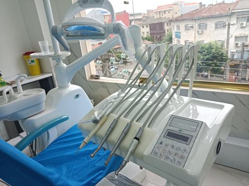 عکس مطب دندانپزشکی ایمپلنت و کامپوزیت برنا