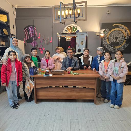 عکس آکادمی فن بیان و گویندگی دکتر منعم