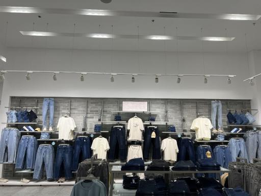 عکس فروشگاه جین وست