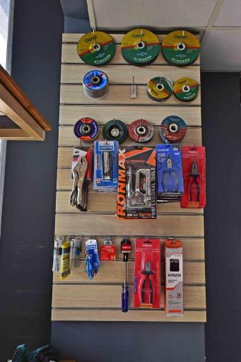 عکس فروشگاه ابزار‌تک