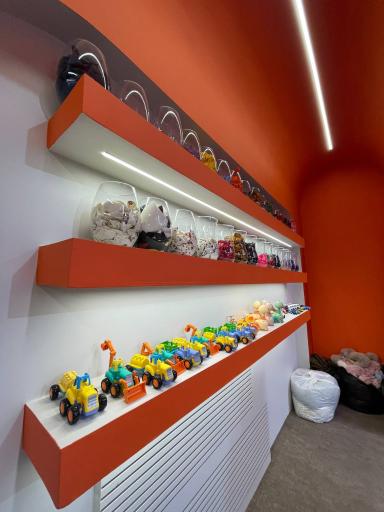 عکس خوشحالی فروشی دیزنی 