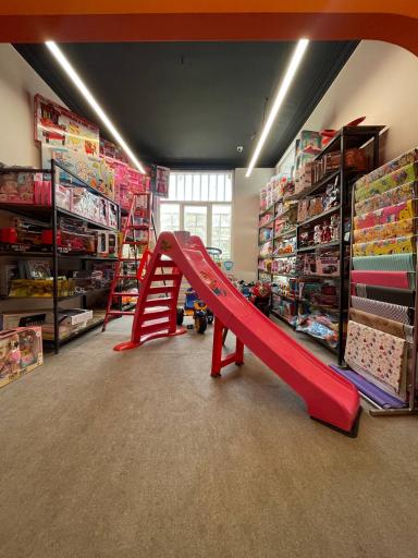 عکس خوشحالی فروشی دیزنی 