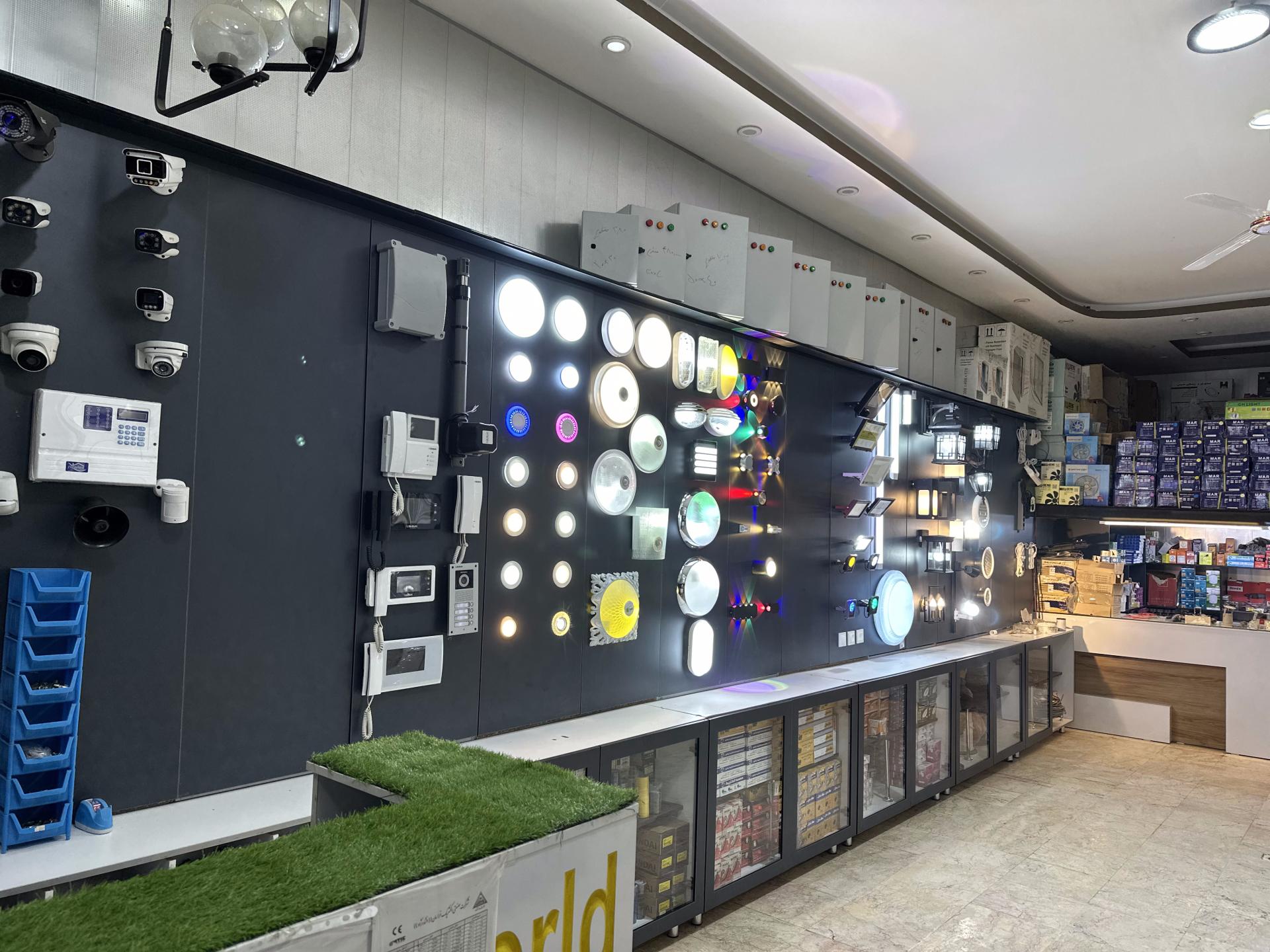 عکس دنیای برق اظهری