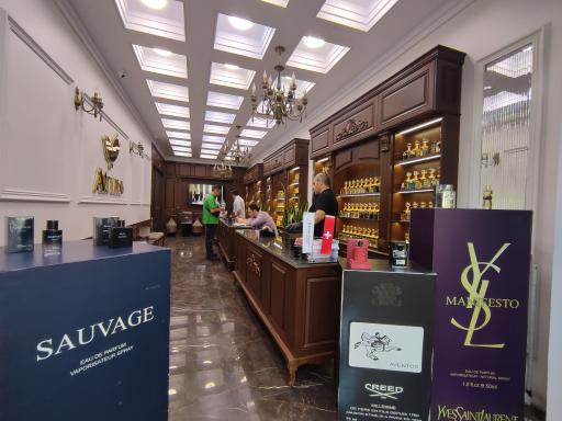 گالری عطرینو