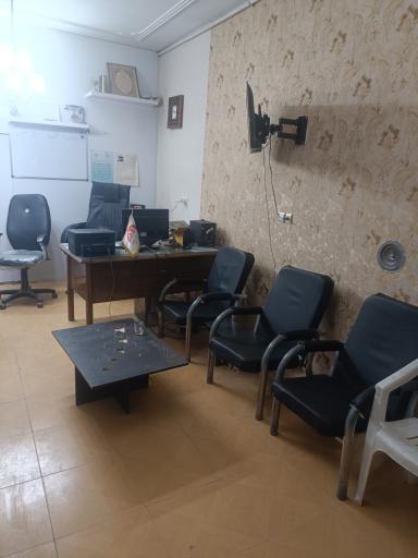 عکس مشاور املاک‌ حقیقت‌