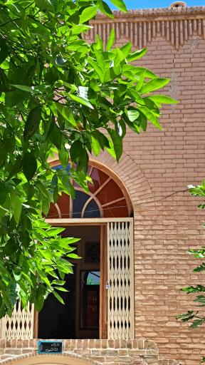 عکس هنرستان هنرهای زیبا دختران