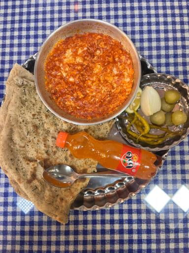 عکس صبحانه سرا و غذاخوری طلوع