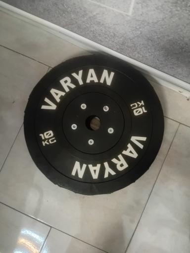 عکس دفتر مرکزی واریان ورزش امیرکبیر