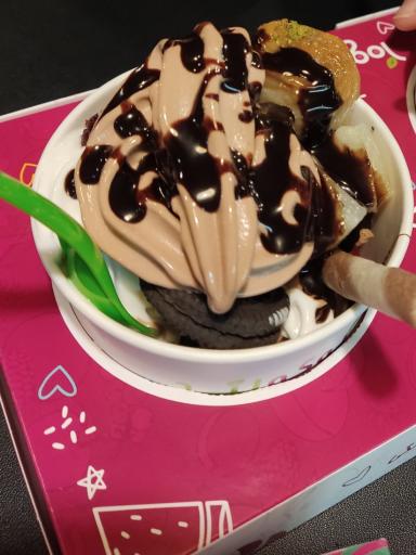 عکس آبمیوه و بستنی یوگولند