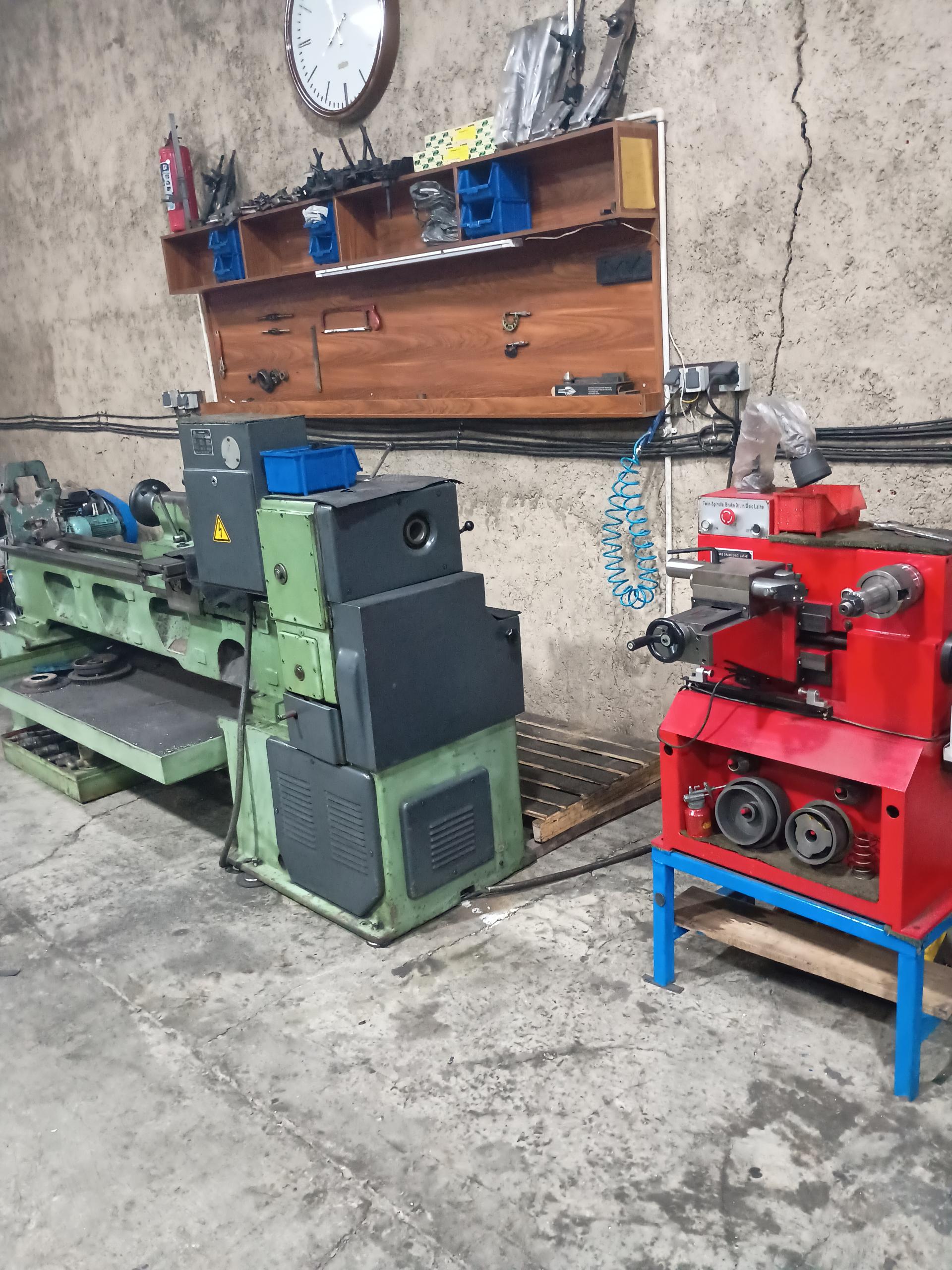 عکس تعمیرگاه تخصصی اتومبیل فولادی