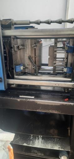 عکس کارگاه تزریق پلاستیک کاریزما