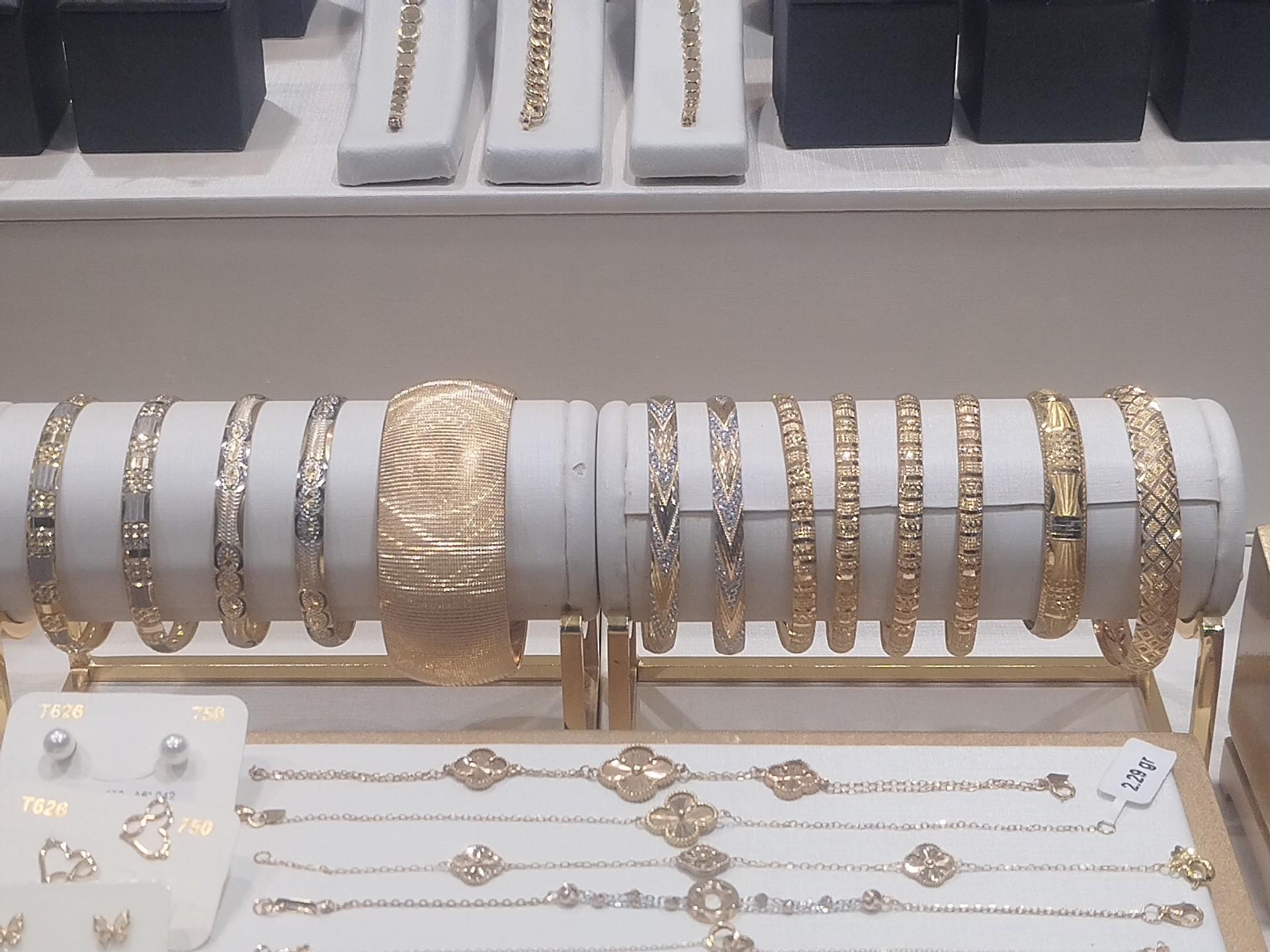 عکس طلا فروشی میم گالری