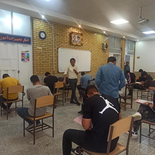 عکس دبیرستان غیر دولتی دانش